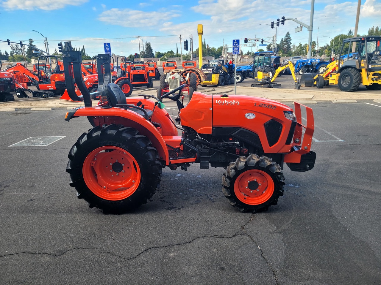 Actual stock photo of Kubota L2502DT, stock 019364