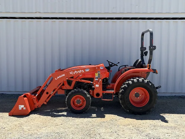 Actual stock photo 3 of Kubota L3902DT, stock 020278