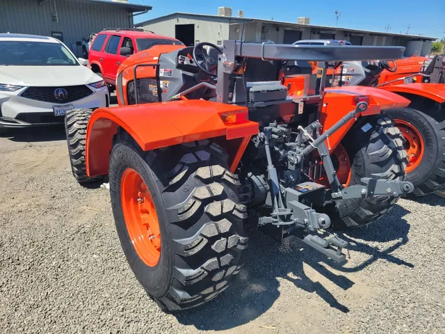Actual stock photo 2 of Kubota M6L-111SDS, stock 026184