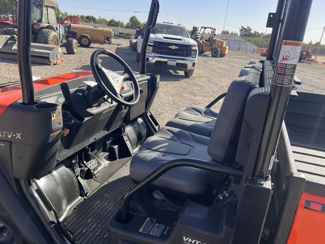 Actual stock photo 3 of Kubota RTVX2-SKLH, stock 027150