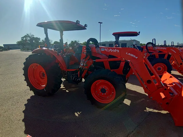 Actual stock photo 2 of Kubota M5-111HD12, stock 021638