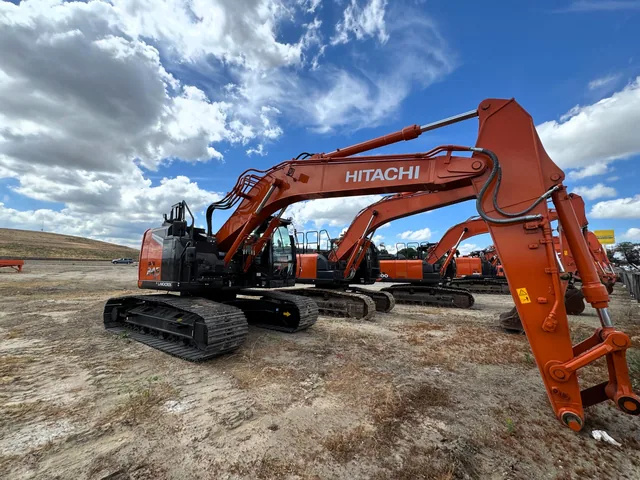 Actual stock photo 4 of Hitachi LANDCROS ZX245USLC-7, stock 026394