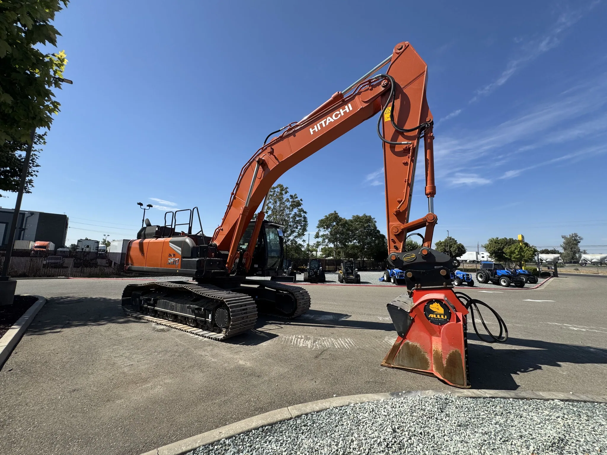 Actual stock photo of Hitachi LANDCROS ZX350LC-7, stock 018142